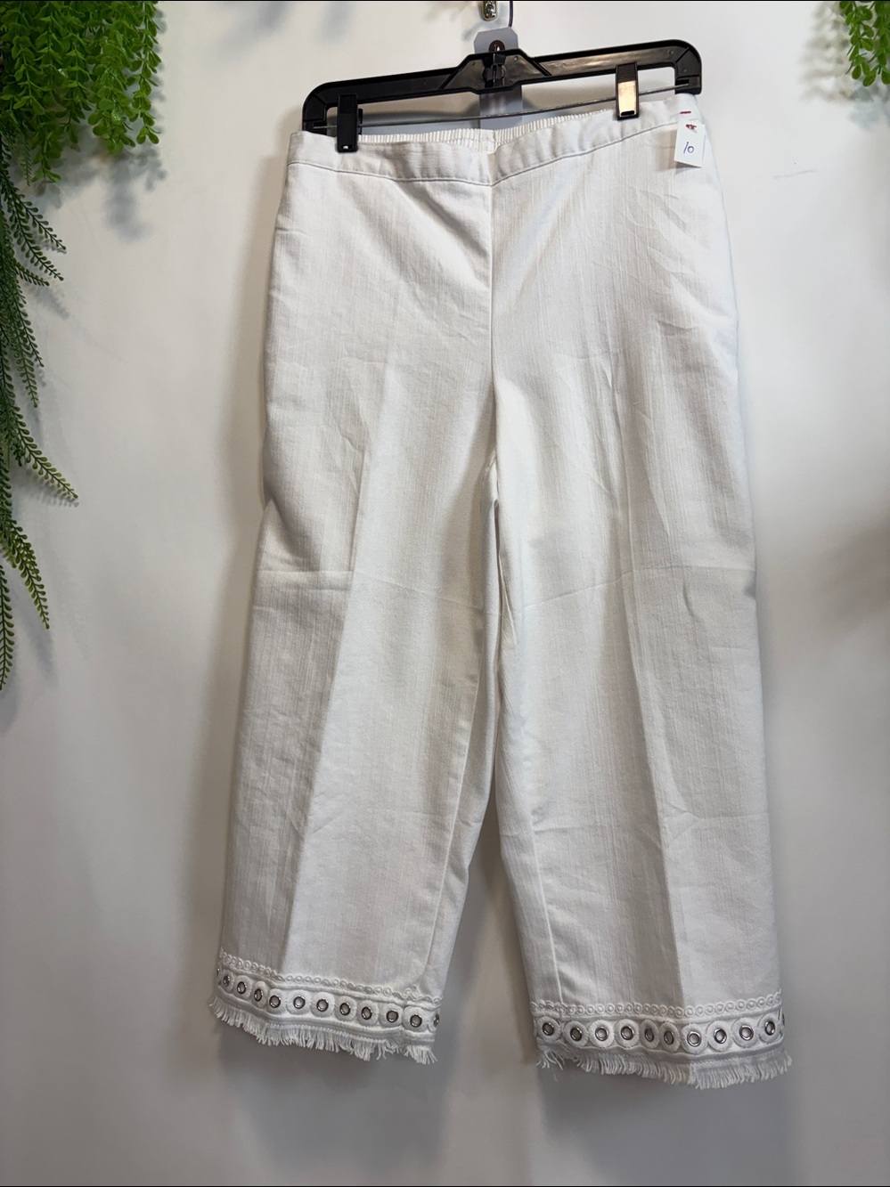 Alfred Dunner White Capris with Embroidered Hem